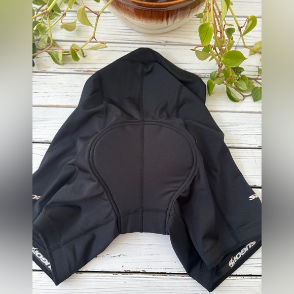 Sugoi Women's Padded Biking Shorts, size Medium - Picture 6 of 7